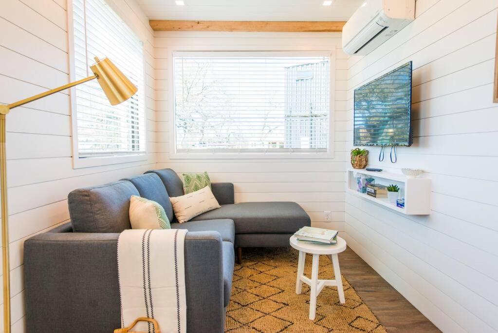 Container Home With Rooftop Views And Pickleball-Pecan Grove Bellmead Exterior photo