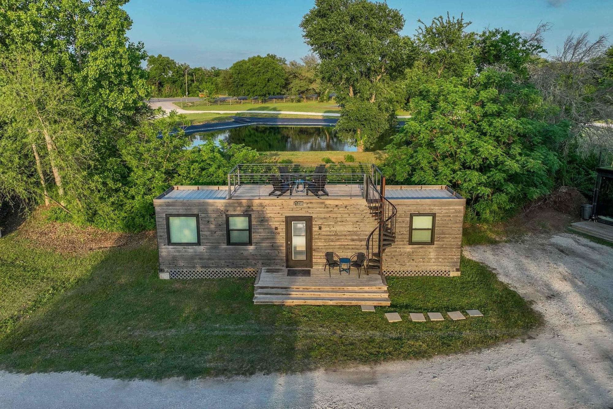 Container Home With Rooftop Views And Pickleball-Pecan Grove Bellmead Exterior photo