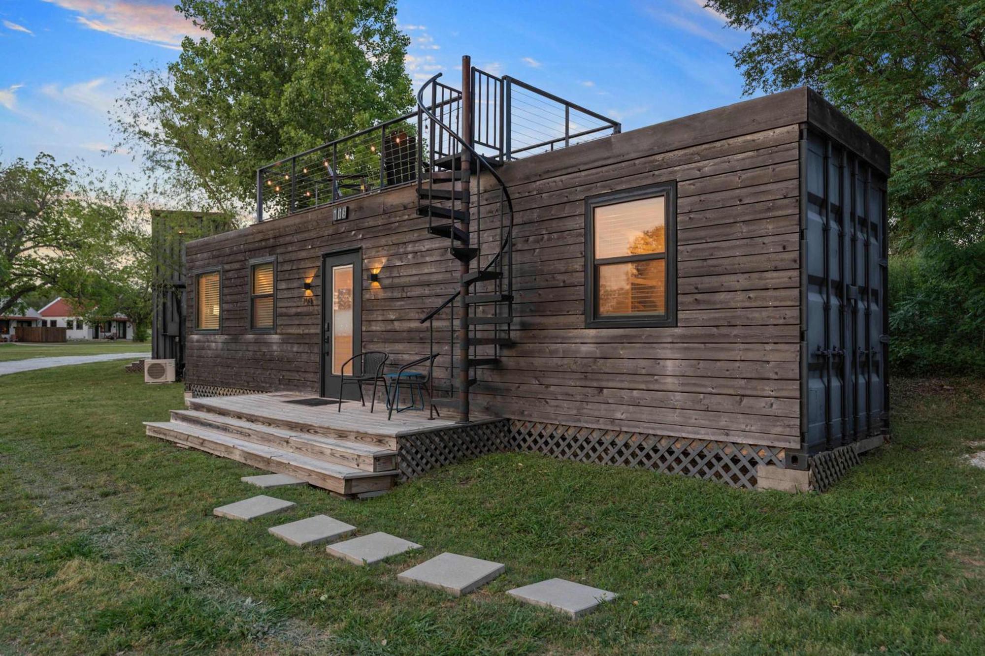 Container Home With Rooftop Views And Pickleball-Pecan Grove Bellmead Exterior photo